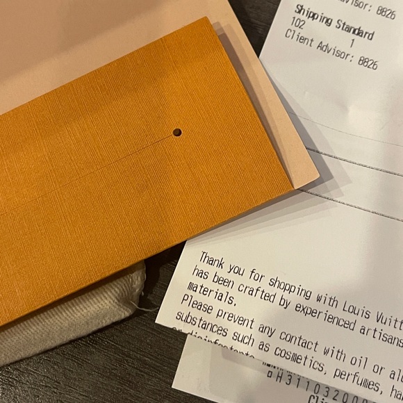 LV Mini keychain - Picture 8 of 8